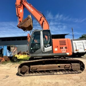 Hitachi ZX225USR-3 short tail excavator rental in Johor – working view