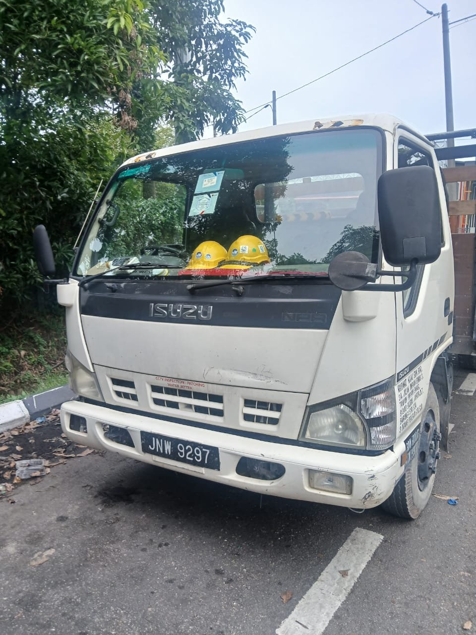 Isuzu 1-ton cargo lorry rental in Malaysia
