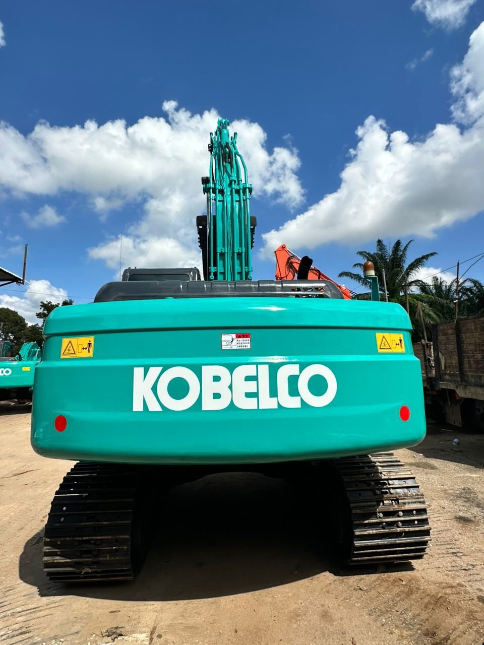 Kobelco SK200 excavator rental in Johor – Unit C multiple angle photos