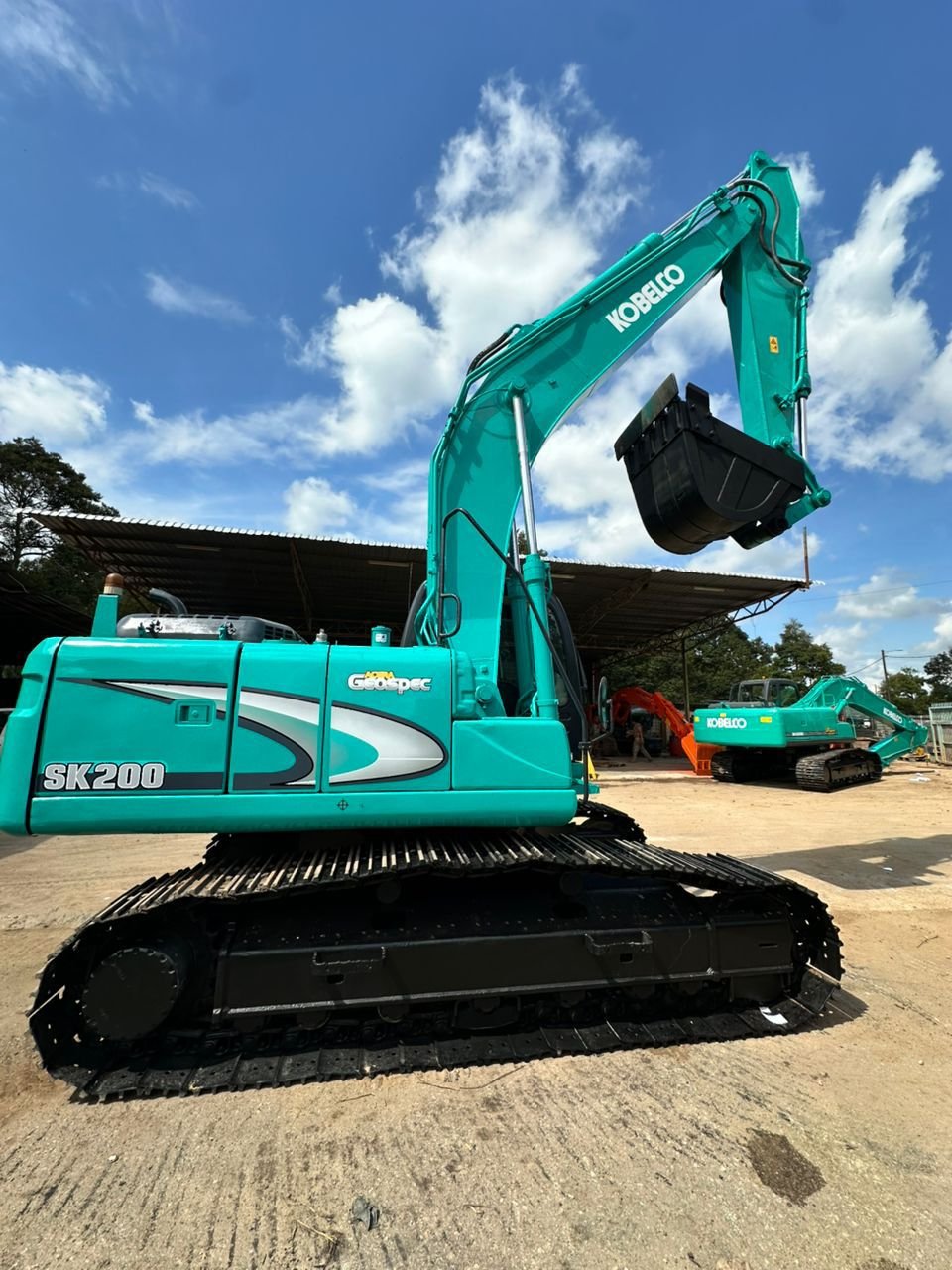 Kobelco SK200 excavator rental in Johor – Unit C multiple angle photos